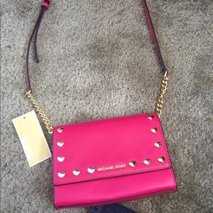 MICHAEL KORS ULTRA PINK MD CLUTCH CROSSBODY